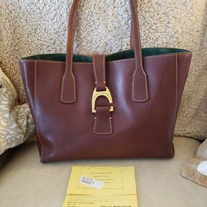 Dooney Shannon Small Florintine Tote (Chestnut color) .